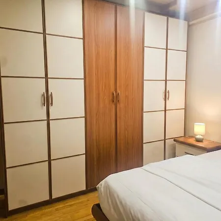 Alfred Promenade Apartments *